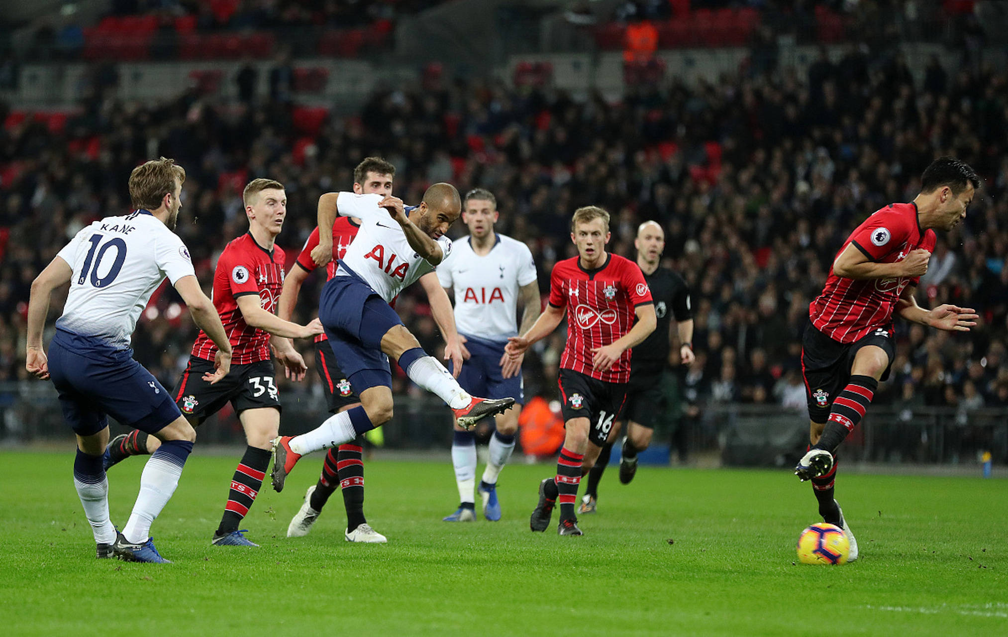 有助于吸引 有助于吸引